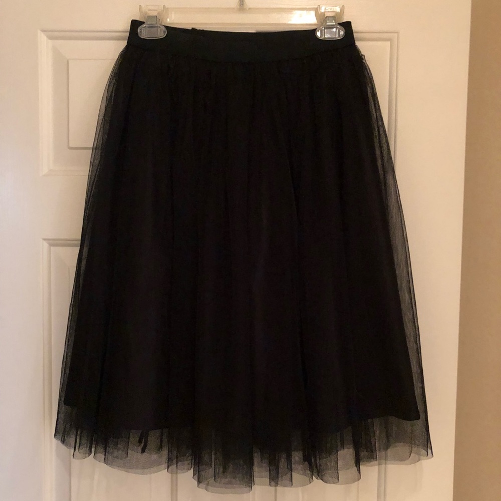 Tutu style black skirt! 🤗